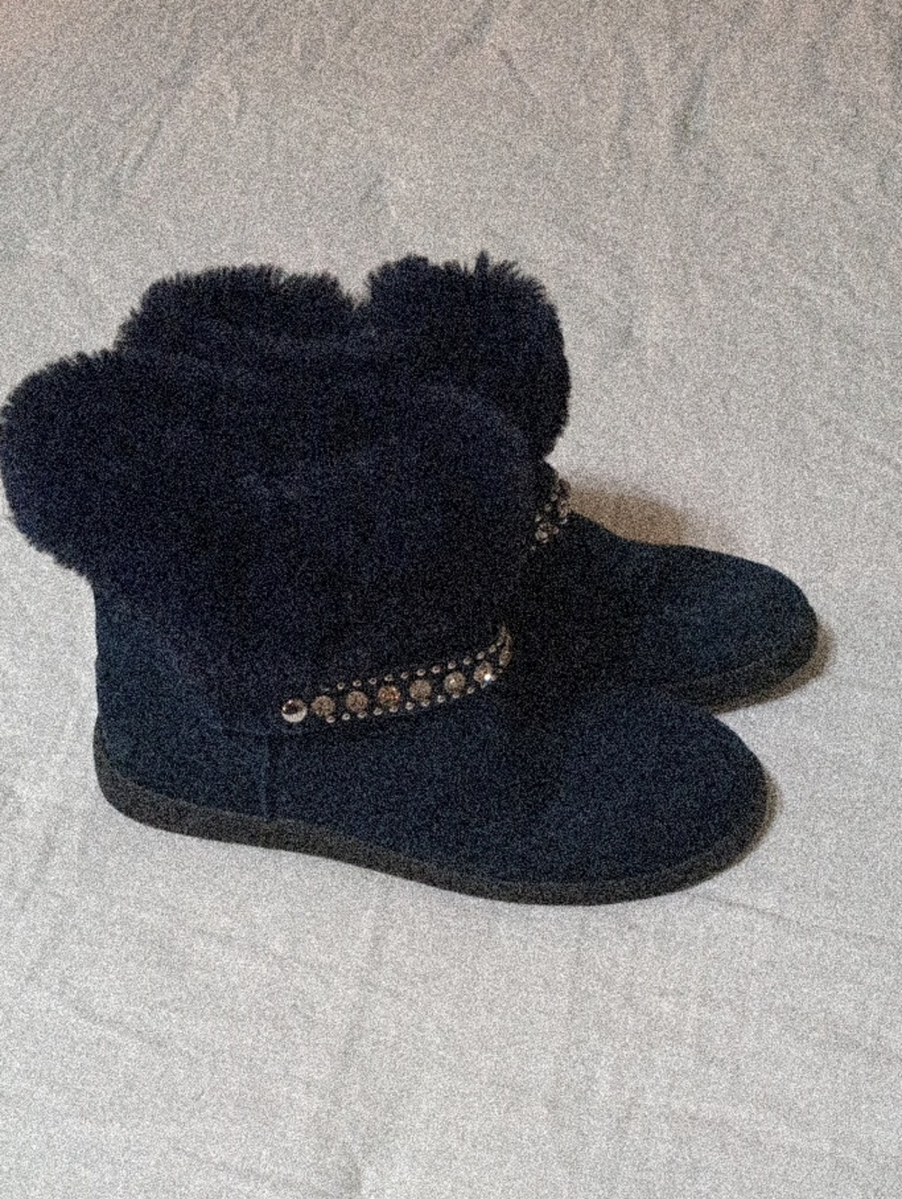 Womans Faux-Fur Ankle Boots with Rhinestone Trim - Navy blue